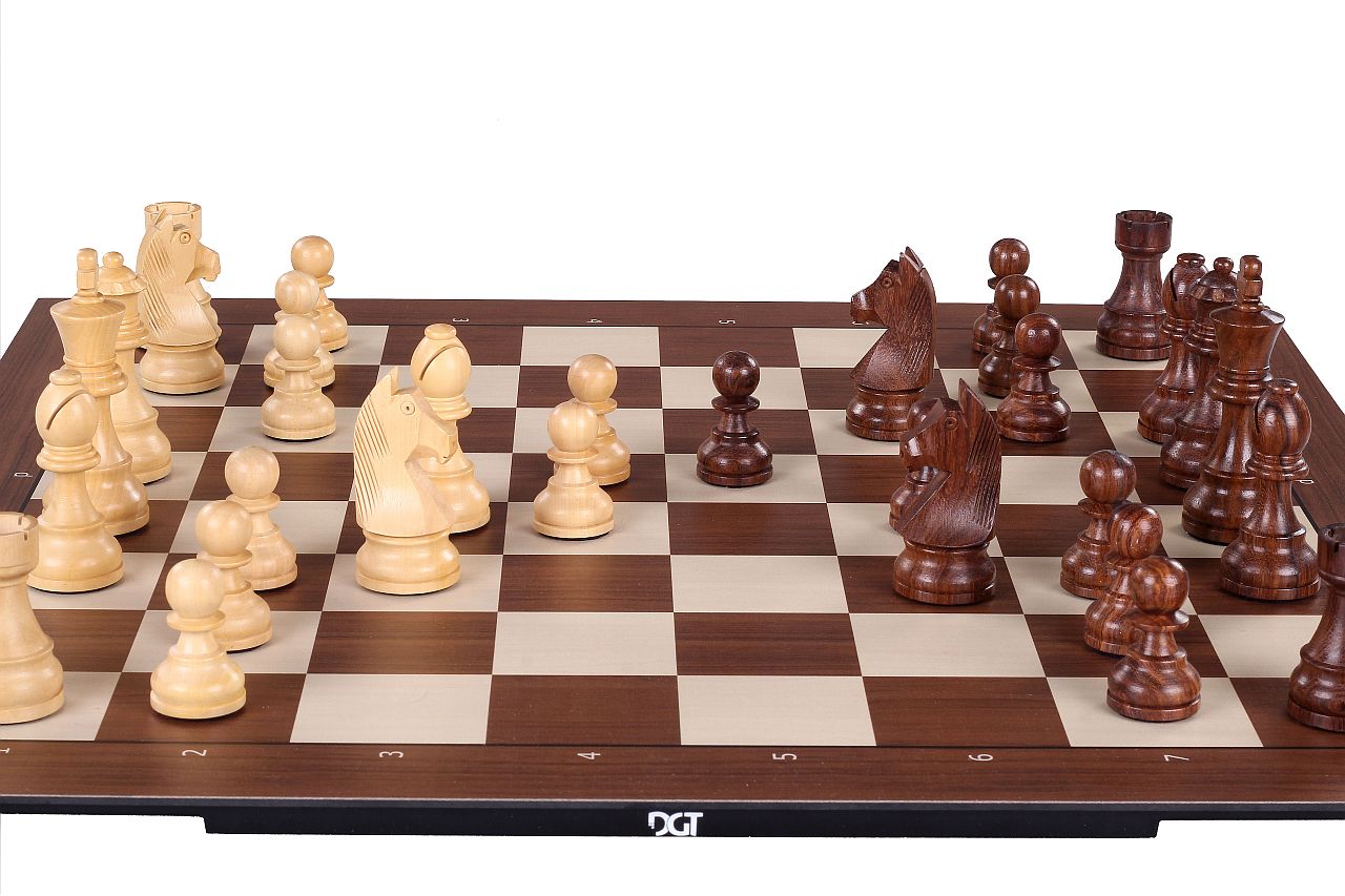 Échiquier électronique DGT Smart Board avec coordonnées + Pièces d'échecs électroniques DGT Timeless - Échiquier électronique DGT Smart Board avec coordonnées + Pièces d'échecs électroniques DGT Timeless