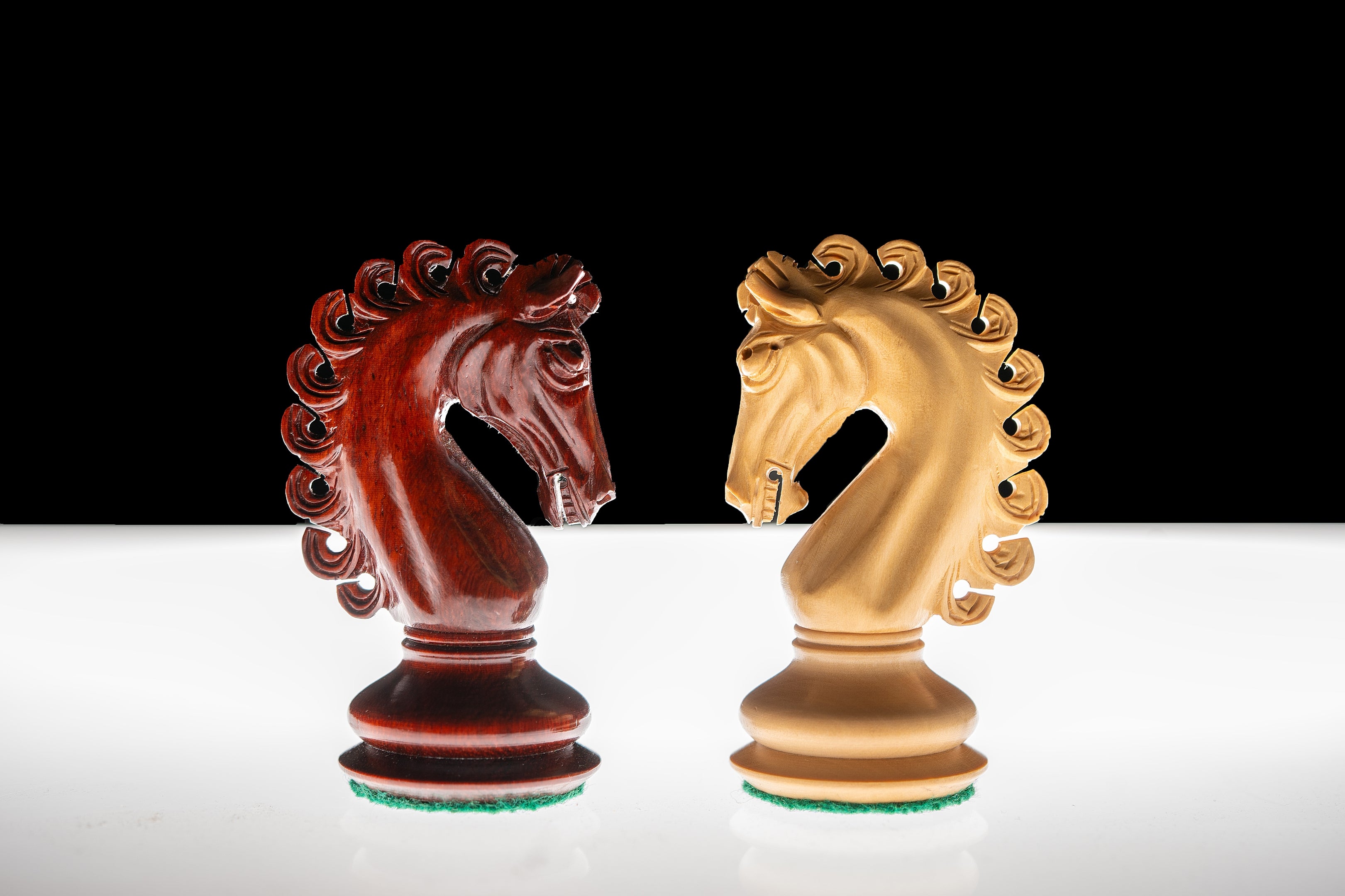  - Pièces d'échecs Empire Redwood en bois de padouk et buis - Taille 4,25''