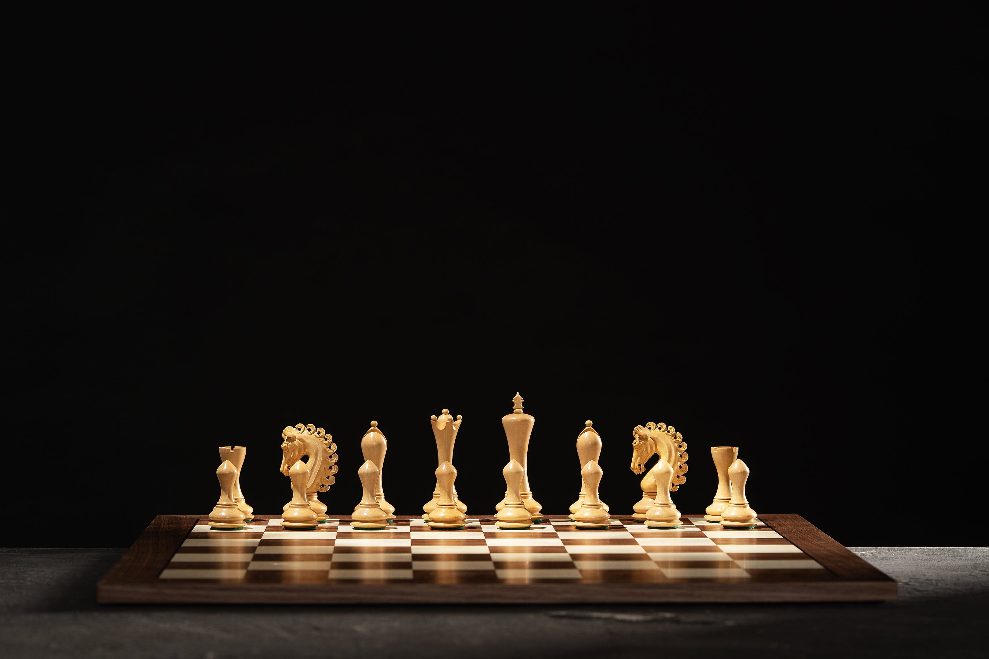  - Pièces d'échecs Empire Redwood en bois de padouk et buis - Taille 4,25''