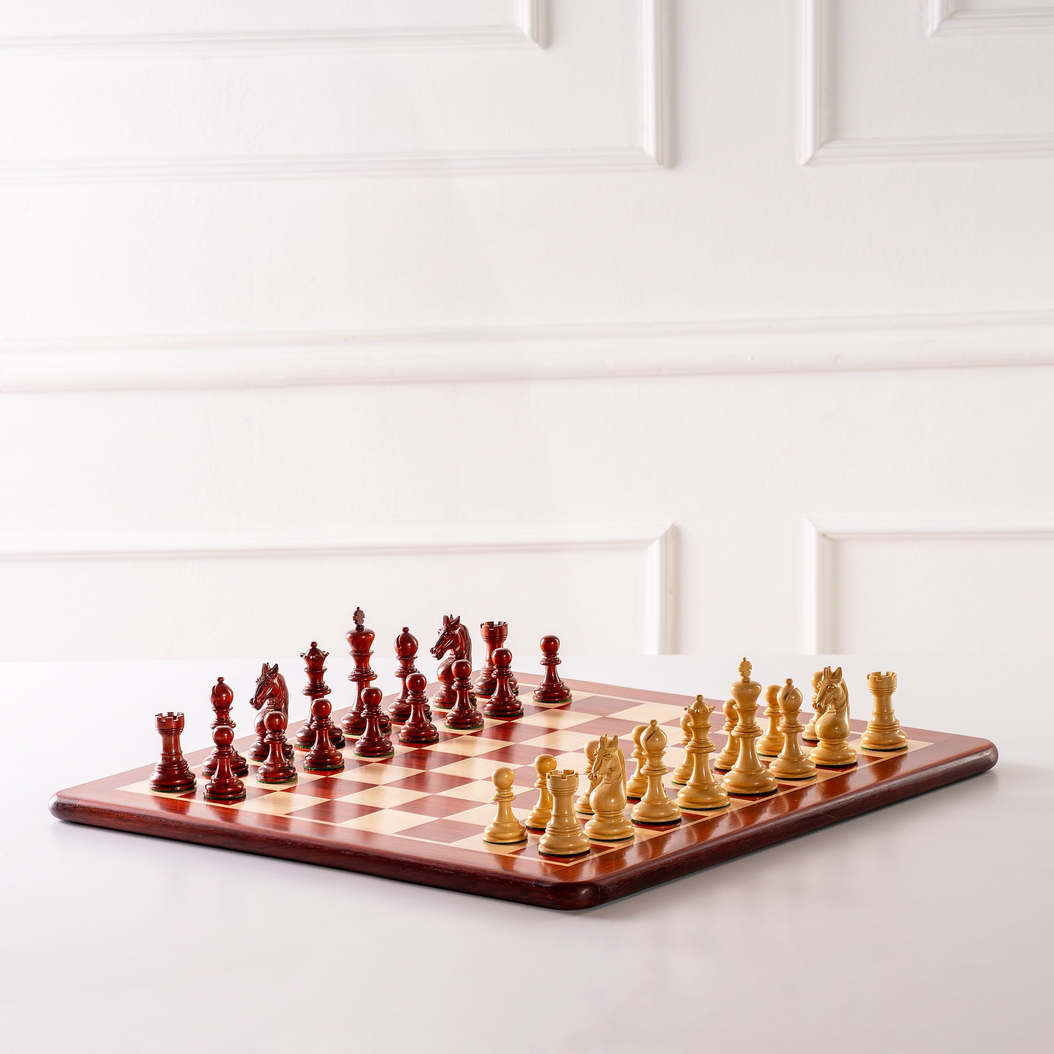 Pièces d'échecs Unicorn en bois de padouk et buis - Taille 4,25'' - Pièces d'échecs Unicorn en bois de padouk et buis - Taille 4,25''