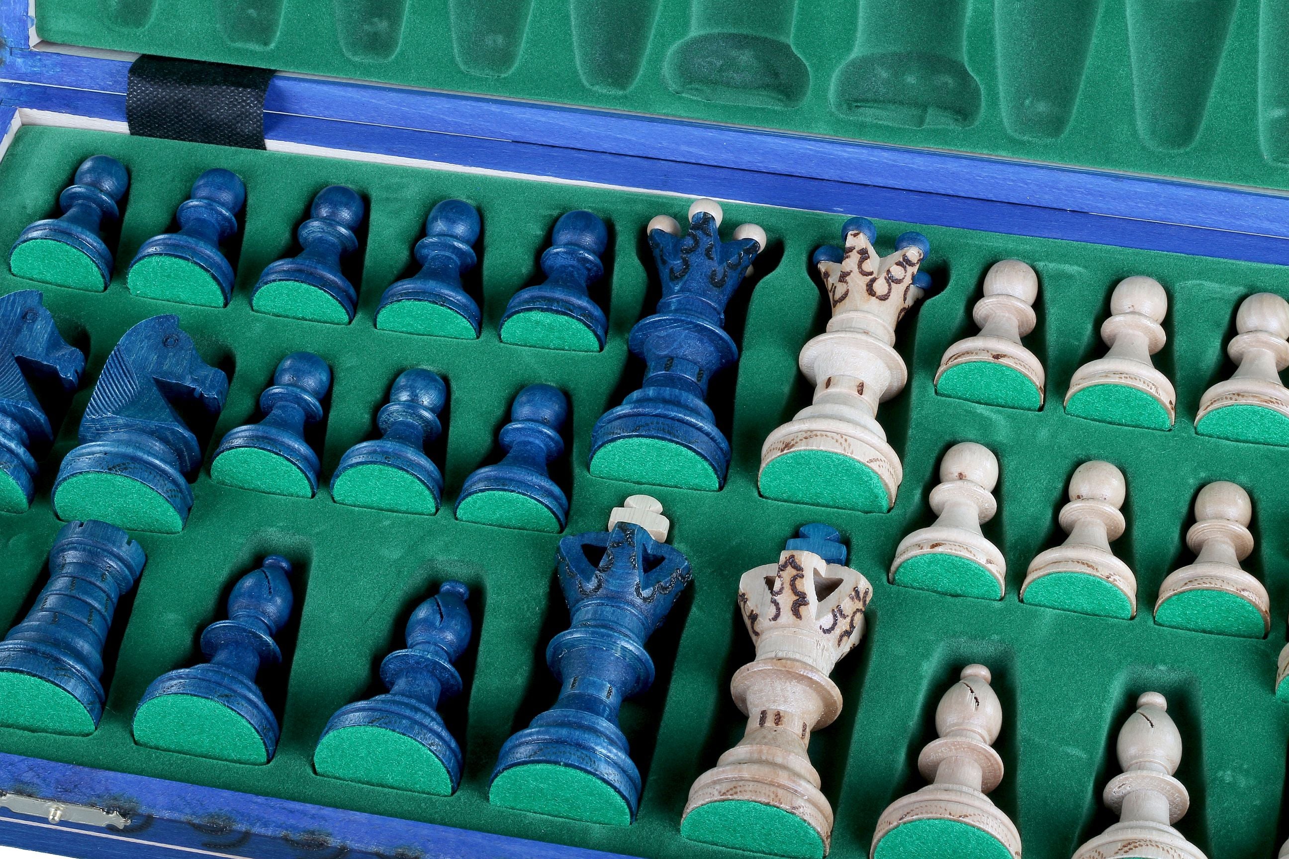 Jeu d'échecs AMBASSADEUR Blue en bois de charme, de grande taille (54 x 54cm) - Ensemble Complet - Jeu d'échecs AMBASSADEUR Blue en bois de charme, de grande taille (54 x 54cm) - Ensemble Complet