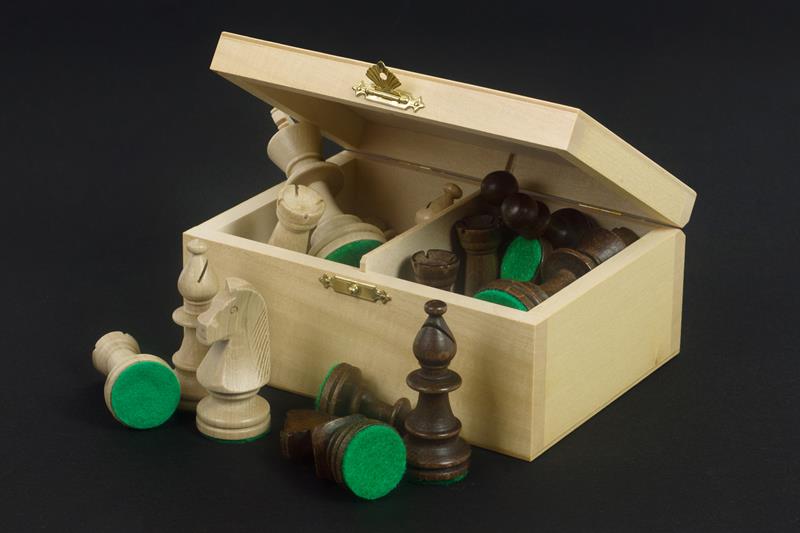 Les pièces d'échecs en bois STAUNTON de taille 4 avec la boîte de rangement en bois clair - Les pièces d'échecs en bois STAUNTON de taille 4 avec la boîte de rangement en bois clair