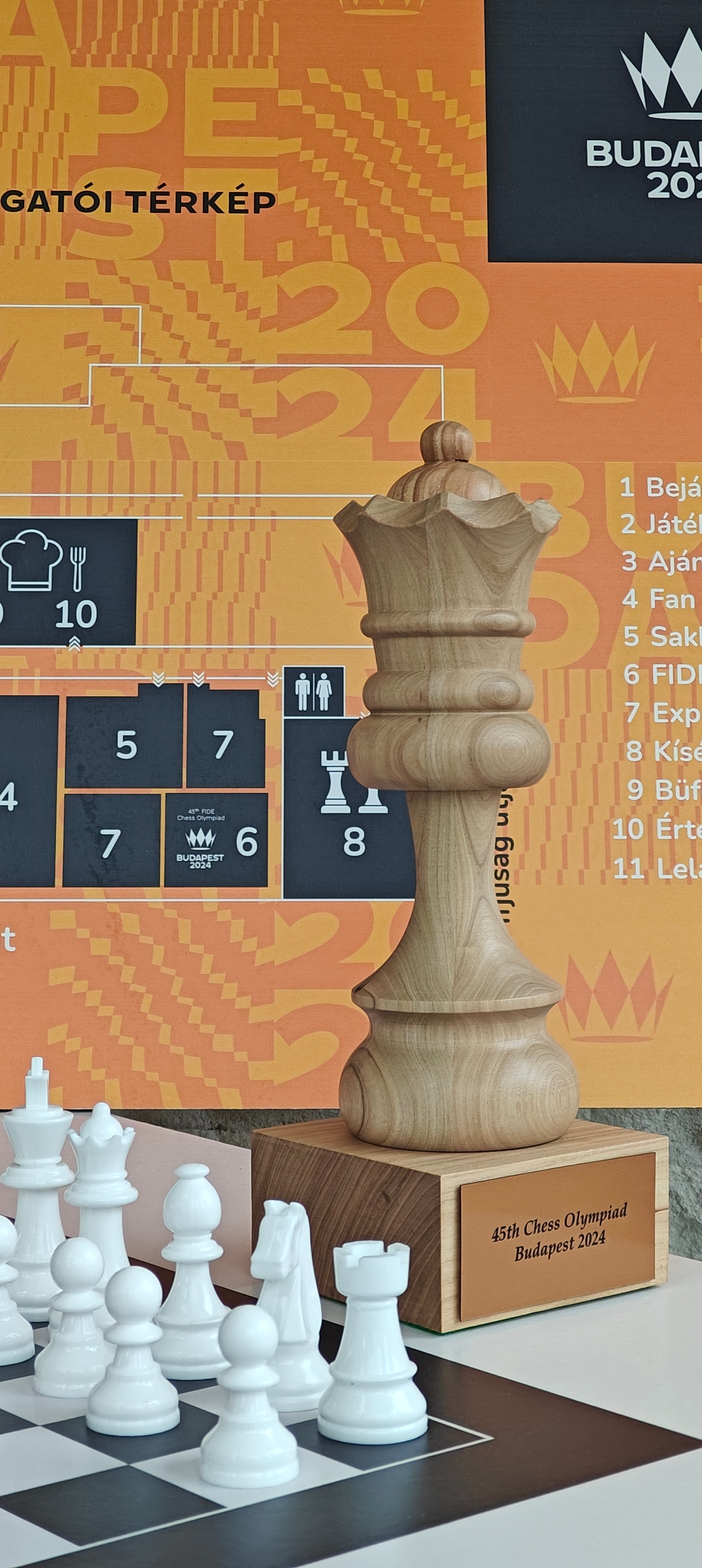 Trophée d'échecs - Dame noire en bois 35cm - Trophée d'échecs - Dame noire en bois 35cm
