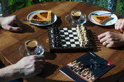 Jeu d'échecs School Mini en bois de charme, de petite taille  (20 x 20 cm) - Ensemble Complet Marron