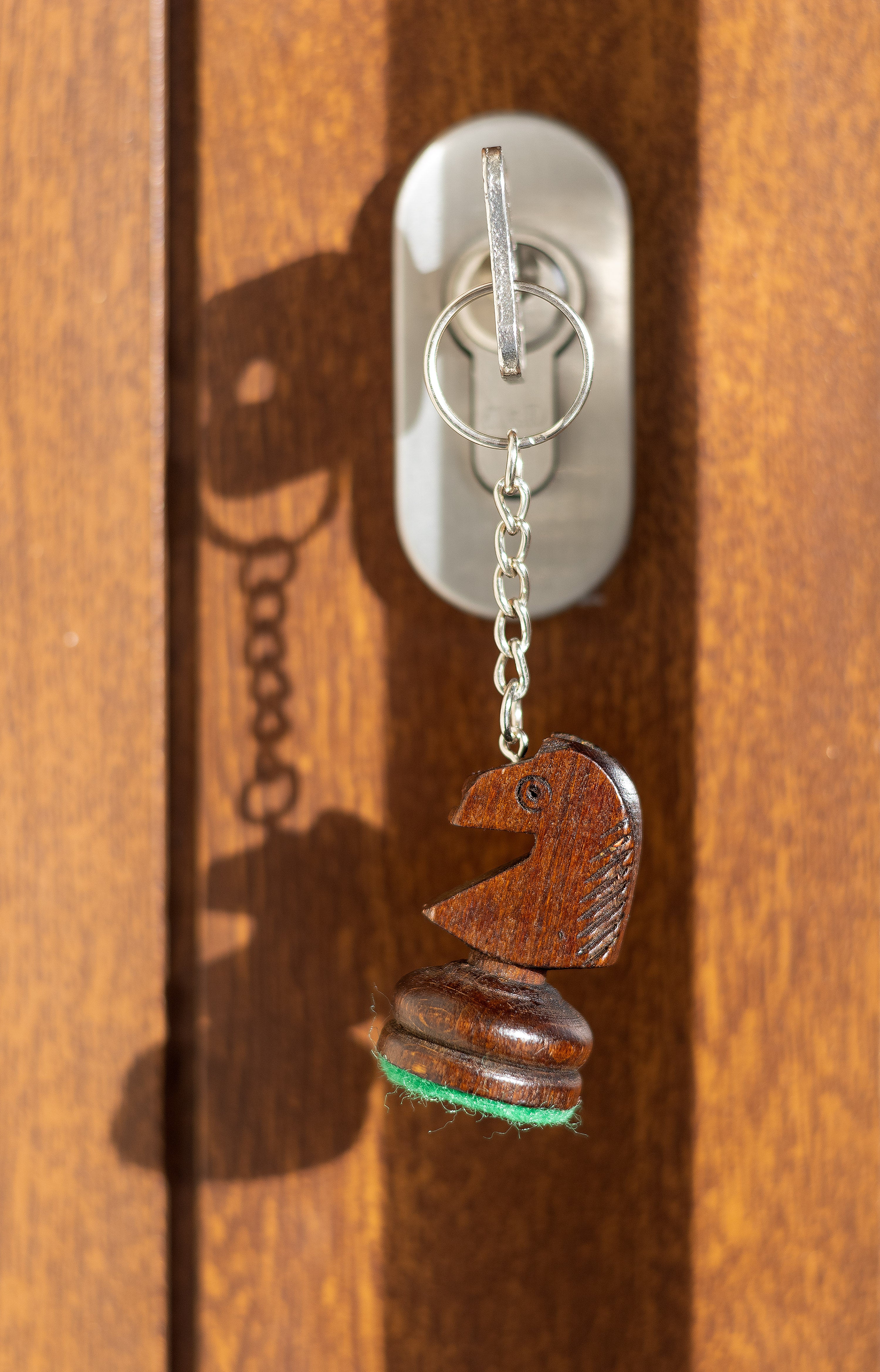 Porte clé - Cavalier noir / Pièce d'échecs en bois teinté en noir - Porte clé - Cavalier noir / Pièce d'échecs en bois teinté en noir