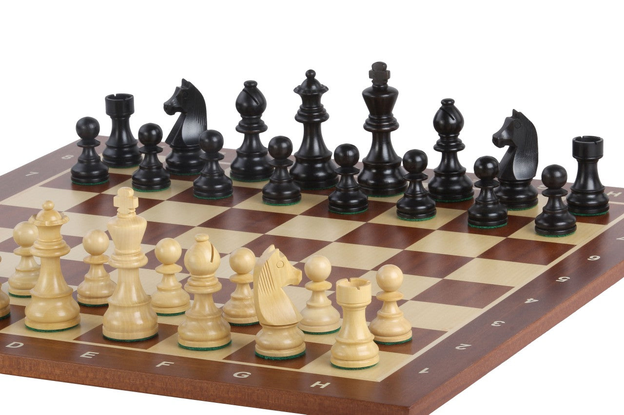 Échiquier avec coordonnées en marqueterie de bois d'acajou et sycomore  + Pièces d'échecs Timeless Ebonized - Ensemble de taille 6 - Échiquier avec coordonnées en marqueterie de bois d'acajou et sycomore  + Pièces d'échecs Timeless Ebonized - Ensemble de taille 6