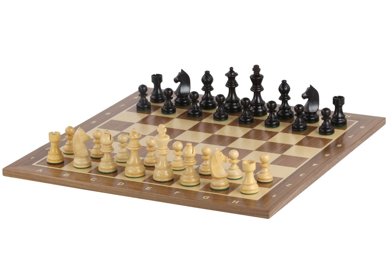 Échiquier avec coordonnées en marqueterie de bois de noyer et sycomore  + Pièces d'échecs Timeless Ebonized - Ensemble de taille 6 - Échiquier avec coordonnées en marqueterie de bois de noyer et sycomore  + Pièces d'échecs Timeless Ebonized - Ensemble de taille 6