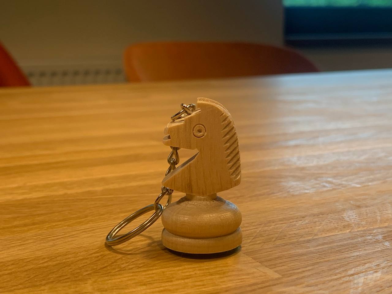 Porte clé - Cavalier blanc / Pièce d'échecs en bois naturel - Porte clé - Cavalier blanc / Pièce d'échecs en bois naturel