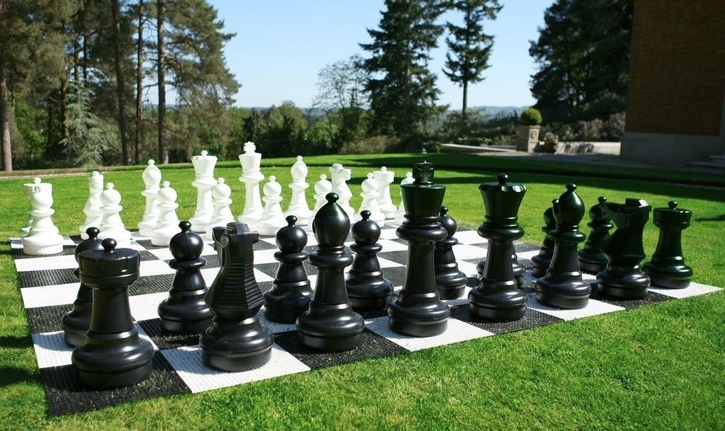 Jeu d'Echecs Géant Jardin et Exterieur: Pièces Echecs Géantes (roi 64cm)  + Echiquier Plastique (cases 36mm) - Jeu d'Echecs Géant Jardin et Exterieur: Pièces Echecs Géantes (roi 64cm)  + Echiquier Plastique (cases 36mm)