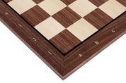 Echiquier avec coordonnées en marqueterie de bois de noyer et Sycomore - échiquier luxe de Taille 5+/6 avec une bande noire séparant les cases et les bords