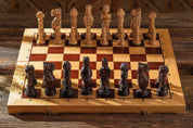 Jeu d'échecs de CHÊNE sculpté de grande taille (65 x 65 cm)