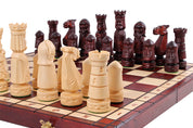 Jeu d'Echecs DU CHÂTEAU sculpté en bois de tilleul, de taille moyenne (50 x 50cm) - Ensemble Complet