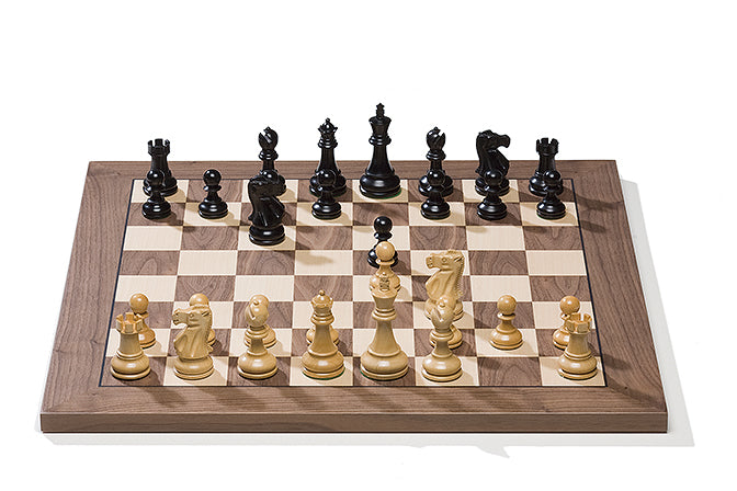 szachownica-elektroniczna-dgt-usb-orzech-klon-figury-classic-chca13setclassic.jpg