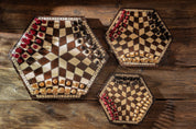 Jeu d'échecs en bois YALTA 3 Joueurs de taille moyenne (40 x 35 cm)