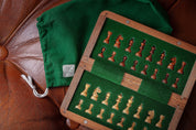 Jeu d'échecs Magnétique Pliant en bois d'acacia et buis de petite taille (18x18cm)