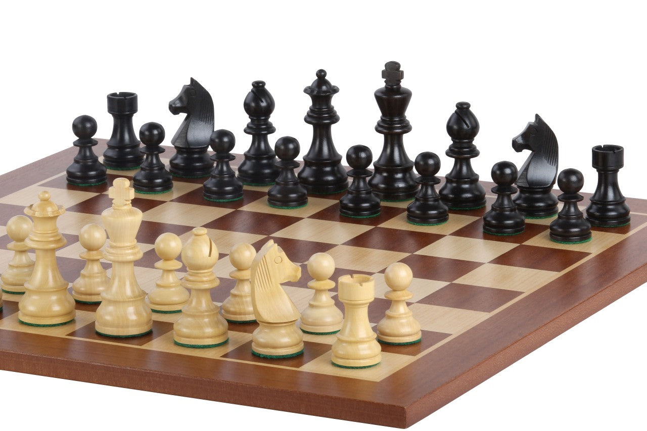 Échiquier en marqueterie de bois d'acajou et sycomore  + Pièces d'échecs Timeless Ebonized - Ensemble de taille 6 - Échiquier en marqueterie de bois d'acajou et sycomore  + Pièces d'échecs Timeless Ebonized - Ensemble de taille 6